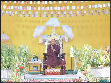 သဲဖြူတောရဓမ္မရိပ်သာနှင့် မဟာမြိုင်တောရဓမ္မရိပ်သာ ဦးစီးပဓာန နာယက ဆရာတော် ဒေါက်တာ ဘဒ္ဒန္တပညာဇောတ မထေရ်မြတ်ဆရာတော်ကြီးမှ အကျဉ်းထောင်အတွင်းသို့ ကြွရောက်၍ တရားတော်များ ဟောကြား