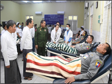 ပြည်ထဲရေးဝန်ကြီးဌာန ပြည်ထောင်စုဝန်ကြီး ဒုတိယဗိုလ်ချုပ်ကြီး ထွန်းထွန်းနောင် နှစ်(၈၀)ပြည့် တပ်မတော်နေ့ကို ကြိုဆိုဂုဏ်ပြုသောအားဖြင့် မြန်မာနိုင်ငံရဲတပ်ဖွဲ့ဝင်များနှင့် စာရေးဝန်ထမ်းများ၏ စုပေါင်းသွေးလှူဒါန်းပွဲအား ကြည့်ရှုအားပေး