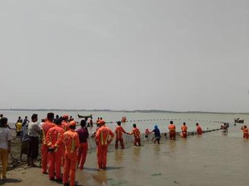 မန္တလေးတိုင်းဒေသကြီး၊ ညောင်ဦးမြို့၊ အမှတ်(၁)ရပ်ကွက်၊ ရုံးညောင်ပင်ရပ်ရှိ ရုံးညောင်ပင်စက်လှေဆိပ် ဧရာဝတီမြစ်အတွင်း ကလေး(အမျိုးသား) လေးဦး ရေဆင်းချိုးရာမှ ရေနစ်မှုဖြစ်ပွားရာတွင် ရှာဖွေကယ်ဆယ်ရေး သွားရောက်ဆောင်ရွက်မှု