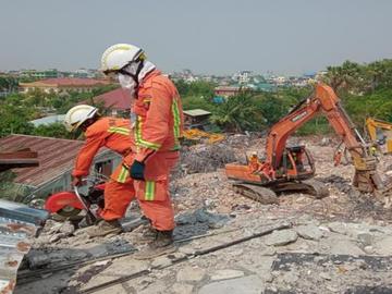 ငလျင်လှုပ်ခတ်မှုကြောင့် ထိခိုက်ပျက်စီးဆုံးရှုံးမှုဖြစ်ပွားခဲ့သောဒေသများတွင် မီးသတ်ဦးစီးဌာနမှ  ရှင်းလင်းရေးလုပ်ငန်းများ ဆောင်ရွက်မှု 