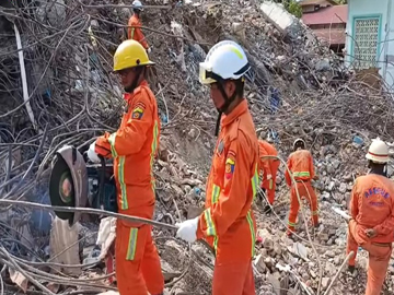 ငလျင်လှုပ်ခတ်မှုကြောင့် ထိခိုက်ပျက်စီးဆုံးရှုံးမှုဖြစ်ပွားခဲ့သောဒေသများတွင် မီးသတ်ဦးစီးဌာနမှ ရှင်းလင်းရေးလုပ်ငန်းများ ဆောင်ရွက်မှု