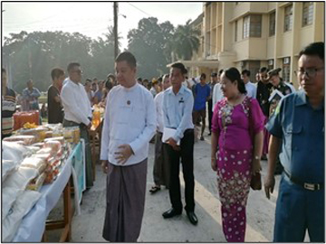 မွန်ပြည်နယ်၊ မော်လမြိုင်ခရိုင်၊ မန္တလေးရပ်ကွက်ရှိ မော်လမြိုင်ပညာရေးဒီဂရီကောလိပ်နှင့် ဈေးကြိုရပ်ကွက်ရှိ မော်လမြိုင်တက္ကသိုလ်ကျောင်းများ၌ ဝန်ထမ်းမိသားစုဝင်များနှင့် ကျောင်းသား/သူများ သက်သာချောင်ချိရေးအတွက် ဈေးနှုန်းသက်သာစွာဖြင့် ရောင်းချ