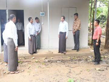 ပြည်ထဲရေးဝန်ကြီးဌာန၊ ပြည်ထောင်စုဝန်ကြီး ဒုတိယဗိုလ်ချုပ်ကြီး ထွန်းထွန်းနောင် ငလျင်ဒဏ်သင့် ပြည်ထဲရေးဝန်ကြီးရုံးအဆောက်အအုံ ပြုပြင်နေမှု၊ ဝန်ထမ်းနှင့် မိသားစုဝင်များ နေထိုင်နိုင်ရေး ယာယီဘာရှာအဆောက်အအုံများနှင့် CONTAINER HOUSE များ နေရာချထား တပ်ဆင်တည်ဆောက်ပြီ