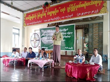 မွန်ပြည်နယ်၊ မော်လမြိုင်ခရိုင်၊ သံဖြူဇရပ်မြို့နယ်၊ ဝဲကလိကျေးရွာရှိ ဘုရားလေးဆူဘုန်းတော်ကြီး ကျောင်း၌ နယ်မြေလုံခြုံရေးနှင့် ဒေသဖွံ့ဖြိုးရေးကိစ္စရပ်များ ကွင်းဆင်းစစ်ဆေး