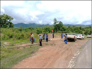 ရှမ်းပြည်နယ်၊ မိုင်းတုံခရိုင်၊ မိုင်းတုံမြို့နယ်၊ မိုင်းတုံ-တာဆန်းလမ်းမကြီး၏ မြို့အထွက်လမ်းဘေး ဝဲ/ယာ၌ သန့်ရှင်းရေးဆောင်ရွက်ခြင်း၊ စိန်ပန်းပင်များစိုက်ပျိုးခြင်း၊ ခြံစည်းရိုးကာရံခြင်းများ ဆောင်ရွက်နေမှုအား ကြည့်ရှုစစ်ဆေး